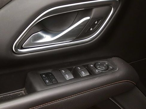 Used 2024 GMC Yukon XL AT4 w/ Technology Package AWD/4WD image 13