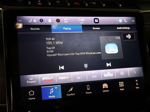 Used 2024 Jeep Grand Cherokee Limited w/ Black Appearance Package image 30