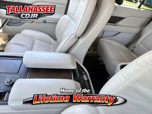 Used 2019 Lincoln Navigator Reserve AWD/4WD image 24