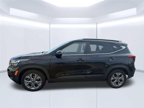 Used 2024 Kia Seltos S AWD/4WD image 2