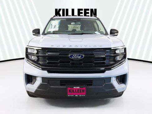 New 2026 Ford Expedition Active image 2