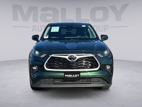 Used 2024 Toyota Highlander LE image 8