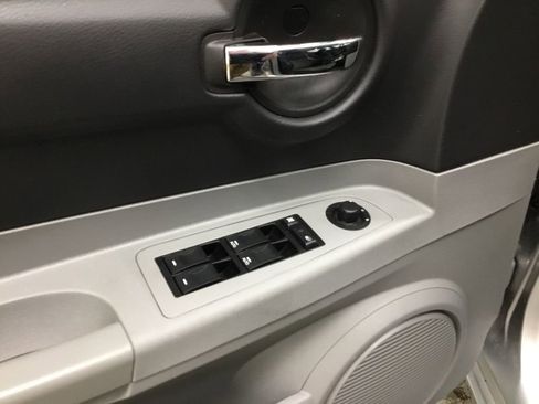 Used 2006 Dodge Charger SRT8 w/ SRT Option Group III image 8