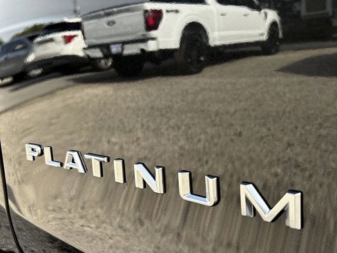 New 2025 Ford Expedition Platinum w/ Driver's Package image 6