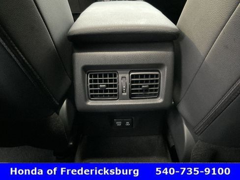 Used 2025 Toyota Camry SE AWD/4WD image 37