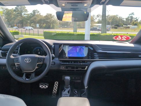 Used 2026 Toyota Camry SE image 29