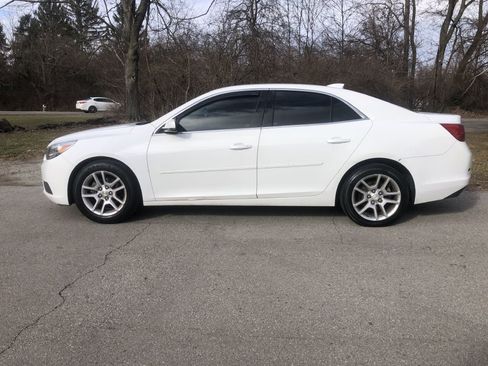 Used 2015 Chevrolet Malibu LT w/ Power Convenience Package image 4