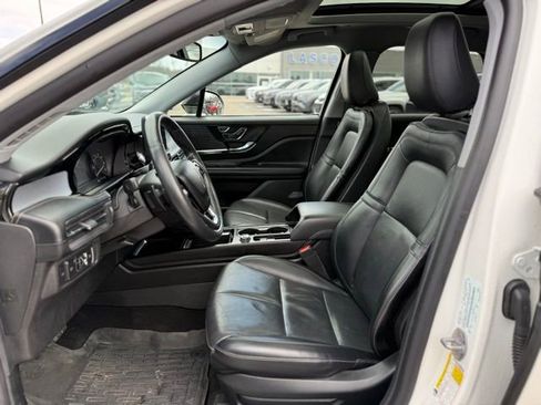 Used 2022 Lincoln Corsair Standard w/ Premium Package image 9