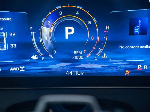 Used 2024 Chevrolet Traverse RS w/ LPO, Floor Liner Package AWD/4WD image 38
