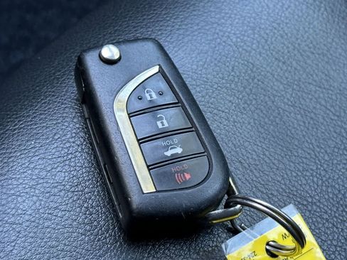 Used 2021 Toyota Camry SE FWD image 24