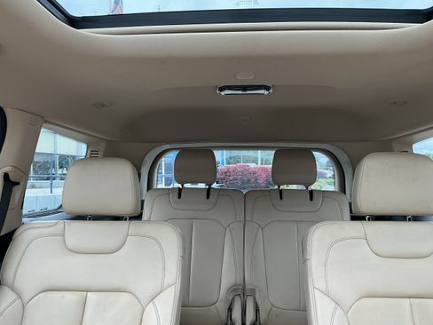 Used 2021 Jeep Grand Cherokee L Limited AWD/4WD image 7