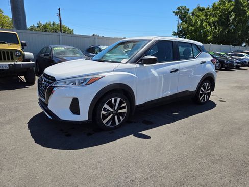 Used 2024 Nissan Kicks S FWD image 1