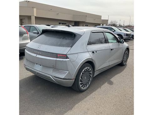 Used 2024 Hyundai Ioniq 5 Limited image 3