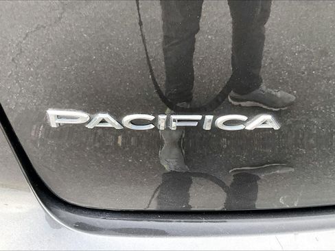 Used 2017 Chrysler Pacifica Touring-L Plus w/ Advanced Safetytec Group image 10