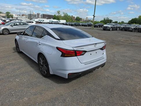 Used 2023 Nissan Altima 2.0 SR FWD image 3