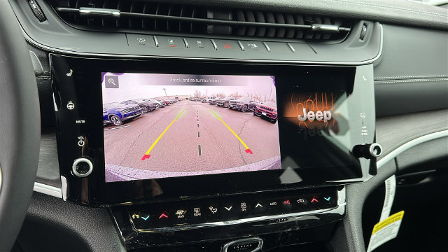 New 2026 Jeep Grand Cherokee Altitude AWD/4WD image 16