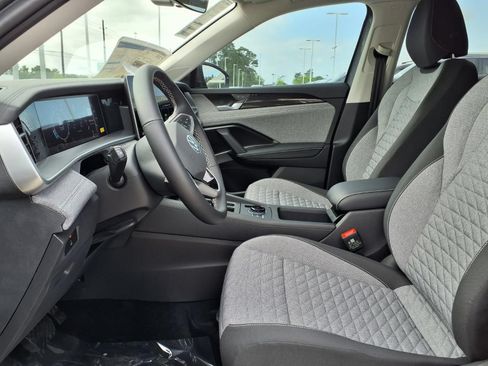 New 2026 Volkswagen Tiguan S FWD image 9