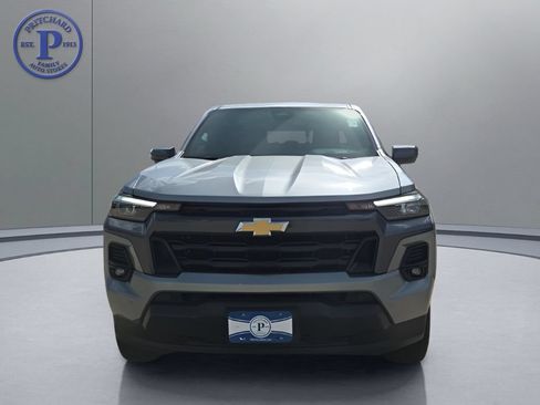 Used 2024 Chevrolet Colorado LT w/ LT Convenience Package III AWD/4WD image 2