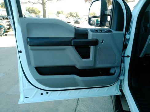 Used 2020 Ford F250 XL w/ Power Equipment Group image 11