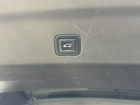 Used 2022 Chevrolet Tahoe Z71 w/ Luxury Package image 6