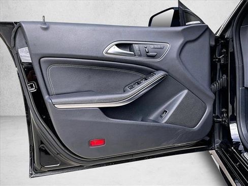 Used 2016 Mercedes-Benz CLA 250 image 18