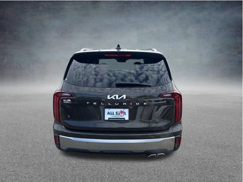 Used 2025 Kia Telluride S FWD image 8
