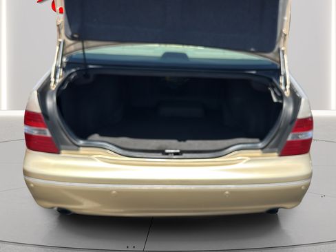 Used 2004 Lexus LS 430 w/ Modern Luxury Pkg RWD image 22