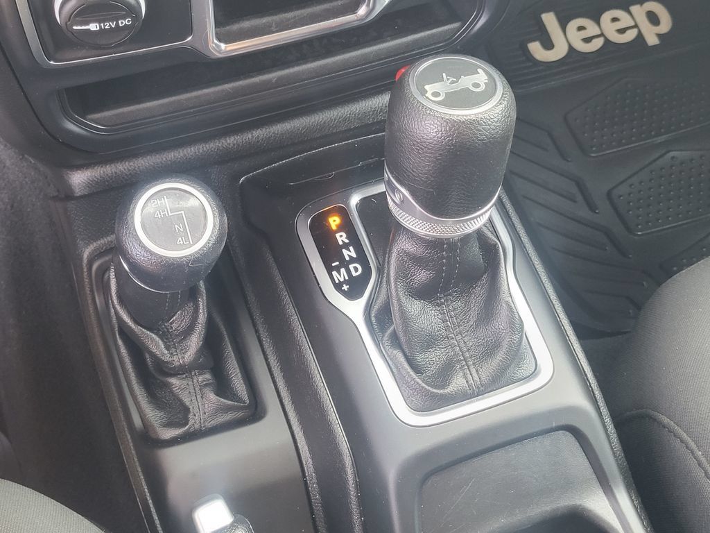 Used 2018 Jeep Wrangler Unlimited Sport AWD/4WD image 19