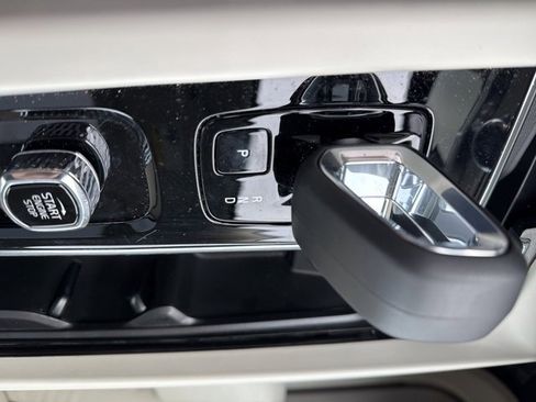 Used 2024 Volvo S60 B5 Ultimate w/ Climate Package image 17