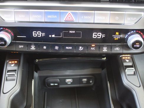 New 2025 Kia Telluride S image 39