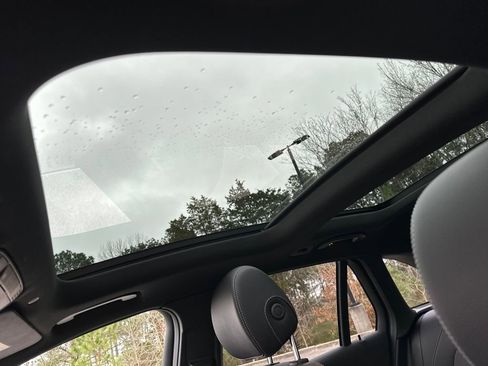 Certified 2022 Mercedes-Benz GLC 300 4MATIC w/ Premium Package Lite image 10