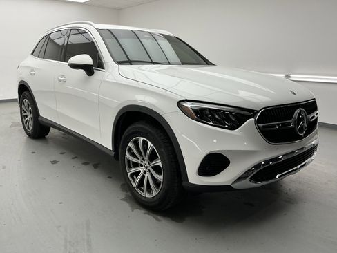Used 2024 Mercedes-Benz GLC 300 4MATIC image 3