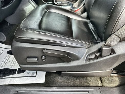 Used 2018 Chevrolet Colorado Z71 w/ LPO, Premium Interior Package image 14