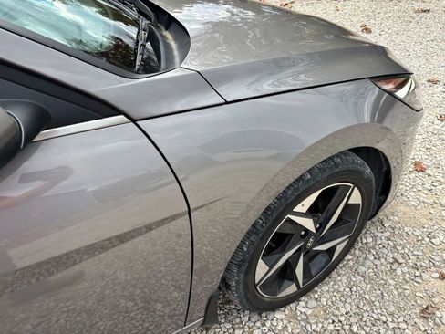 Used 2023 Hyundai Elantra Limited image 30