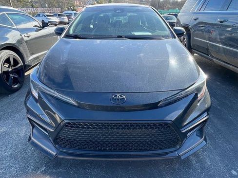 Used 2022 Toyota Corolla SE image 3