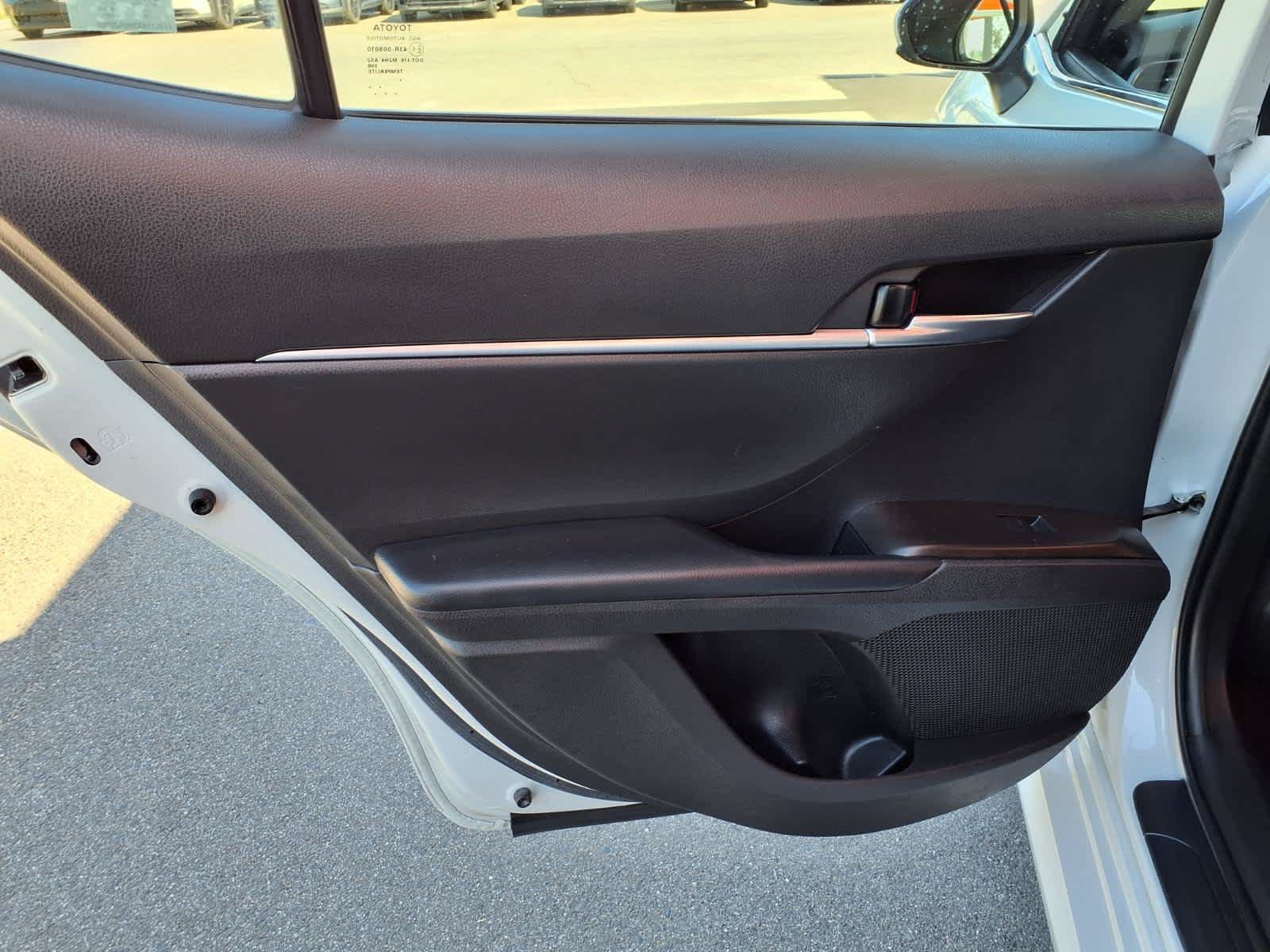 Used 2022 Toyota Camry LE FWD image 10