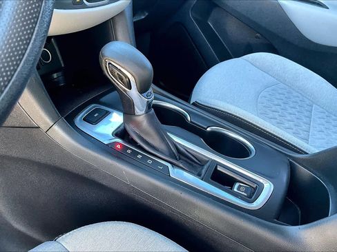 Used 2022 Chevrolet Equinox LT image 16