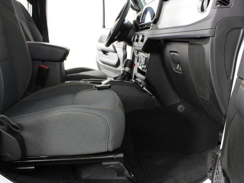 Used 2025 Jeep Wrangler Unlimited Sahara w/ Safety Group AWD/4WD image 20