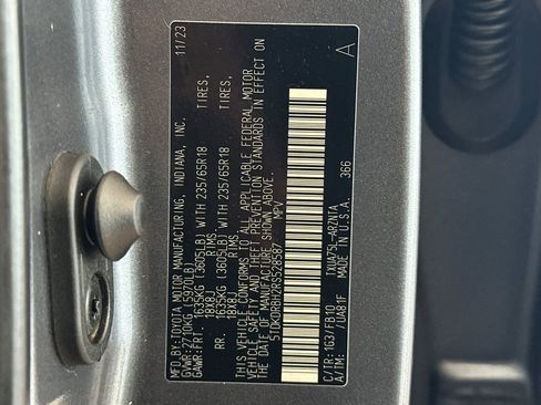 Certified 2024 Toyota Highlander LE image 30