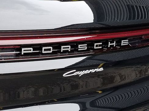 New 2026 Porsche Cayenne AWD/4WD image 23