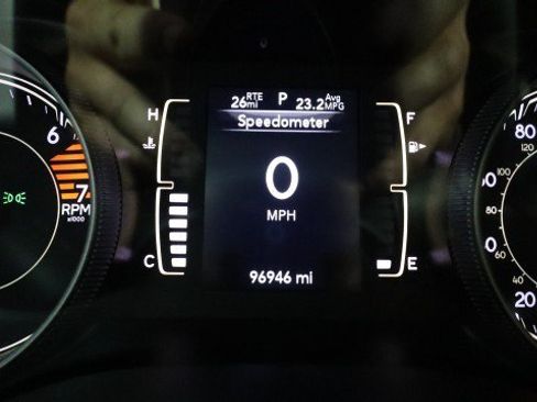 Used 2020 Jeep Cherokee Latitude Plus FWD image 18