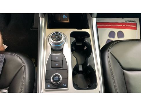 Used 2023 Ford Explorer XLT w/ Equipment Group 202A AWD/4WD image 27