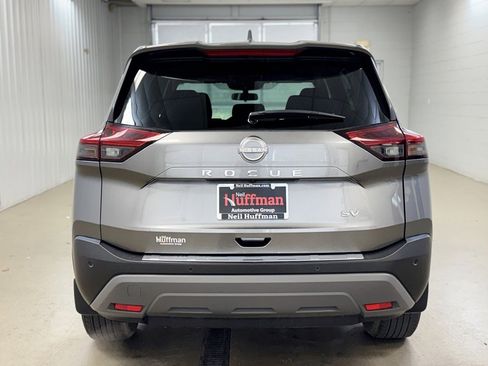 Used 2023 Nissan Rogue SV image 6