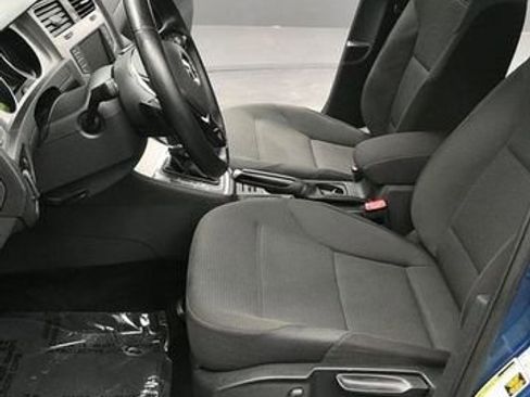 Used 2016 Volkswagen Golf S FWD image 9