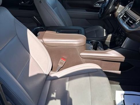Used 2022 Chevrolet Tahoe Z71 w/ Z71 Off-Road Package AWD/4WD image 15