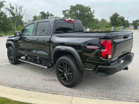 Used 2023 Chevrolet Colorado Trail Boss w/ Technology Package AWD/4WD image 4
