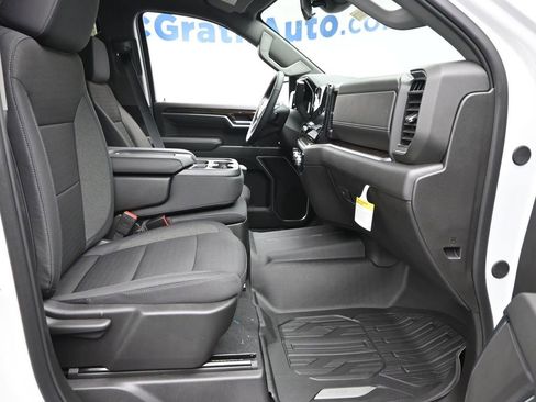 New 2026 GMC Sierra 1500 SLE w/ Preferred Package image 7