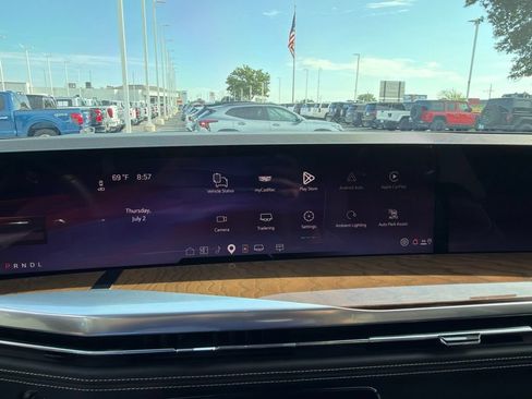 Used 2025 Cadillac Escalade ESV Sport Platinum w/ LPO, ONYX Package AWD/4WD image 30