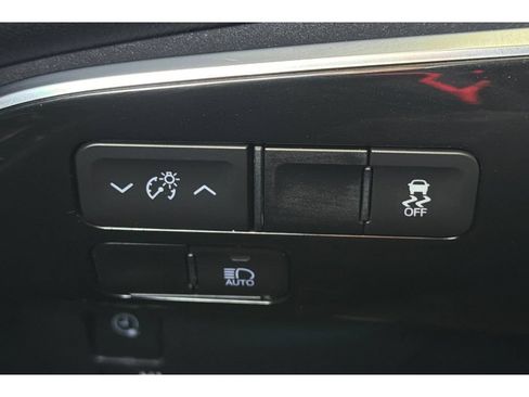 Certified 2022 Toyota Prius Prime XLE FWD image 31