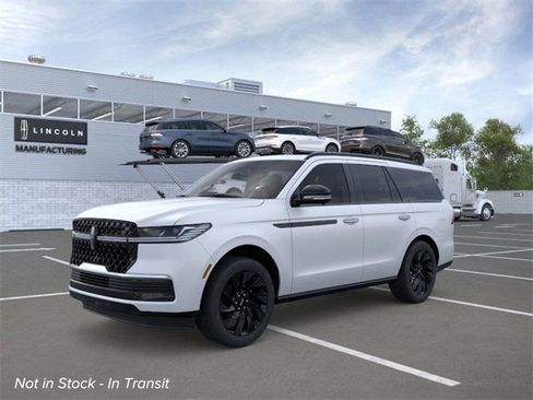New 2025 Lincoln Navigator Reserve w/ Jet Appearance Package image 1